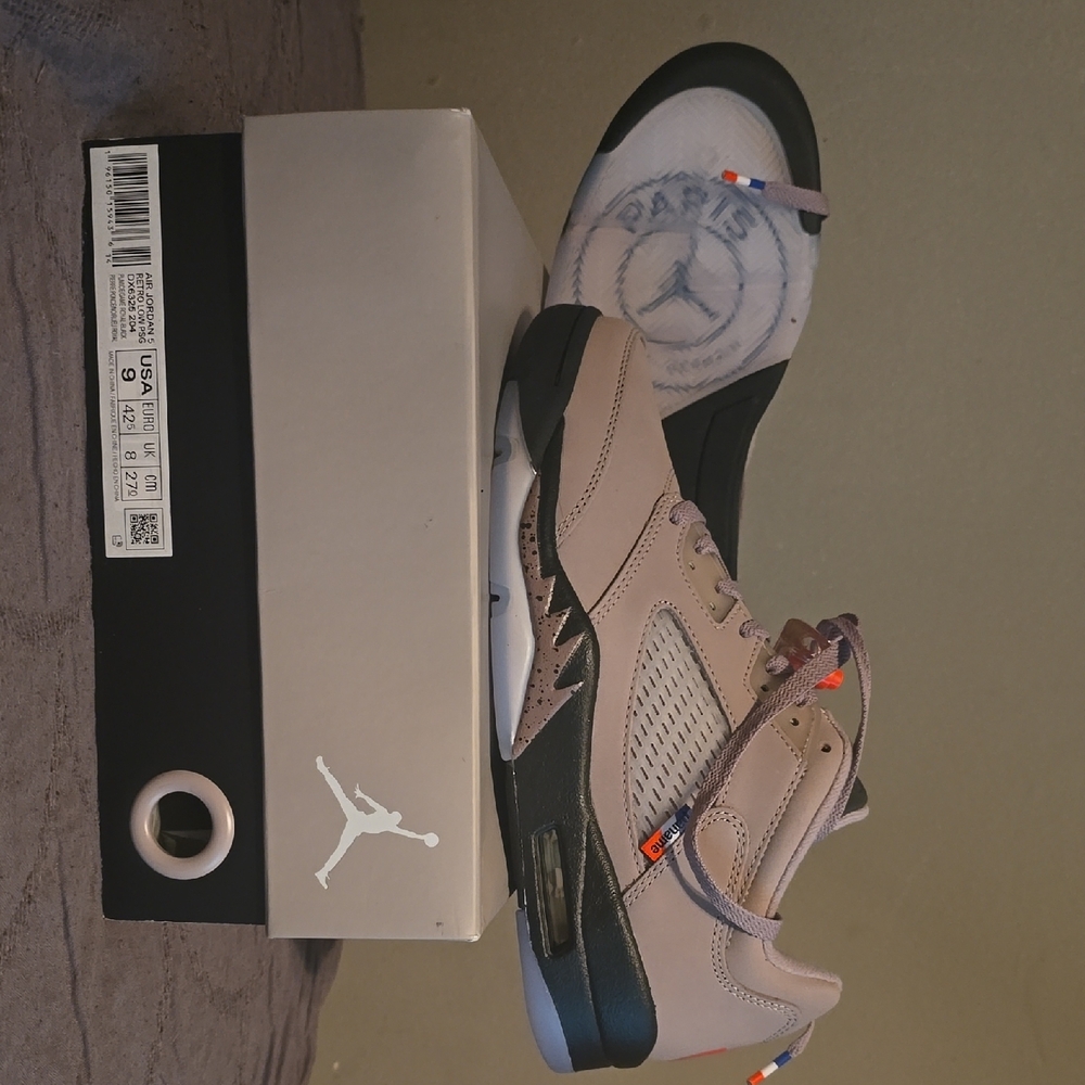 Jordan Men's Shoes - Tan and Black